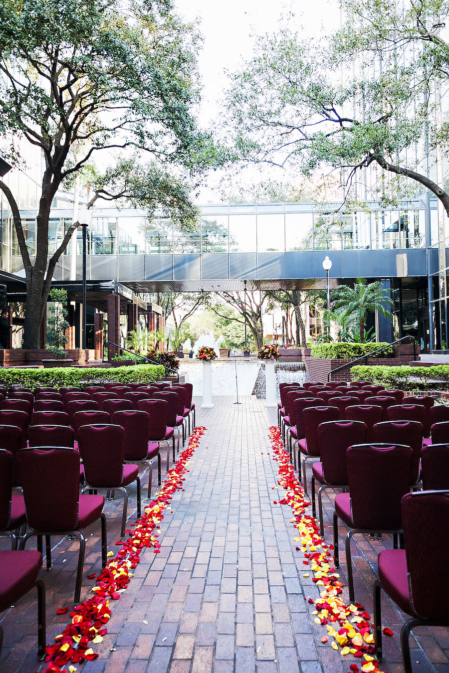5 9 - Downtown Tampa Wedding Round Up Outdoor Tampa Wedding Ceremony Venue Hilton Downtown Tampa | Tampa Wedding Photographer Limelight Photography