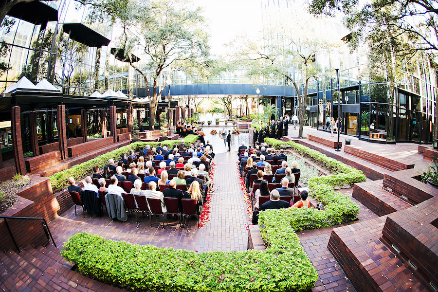 Florida Outdoor, Downtown Wedding Ceremony at Wedding Venue Hilton Downtown Tampa | Tampa Wedding Photographer Limelight Photography