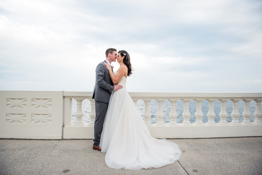 Florida Waterfront Bride and Groom Wedding Portrait | South Tampa Wedding Photographer Kera Photography