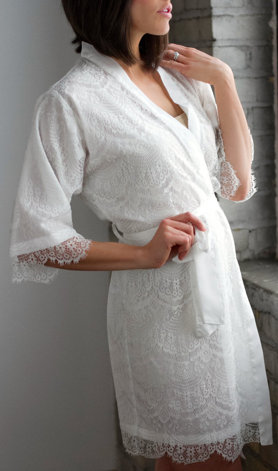 Bridesmaid Getting Ready Trends | Lace Robe