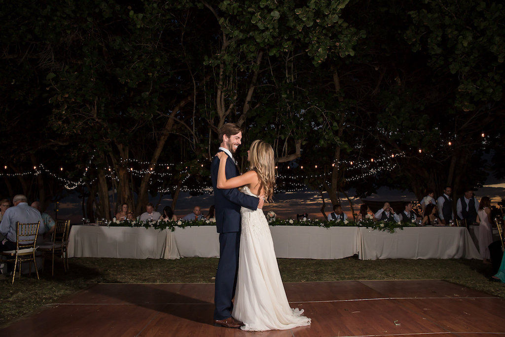 Bride and Groom Outdoor Nighttime First Dance Wedding Portrait | Photographer: Cat Pennenga Photography