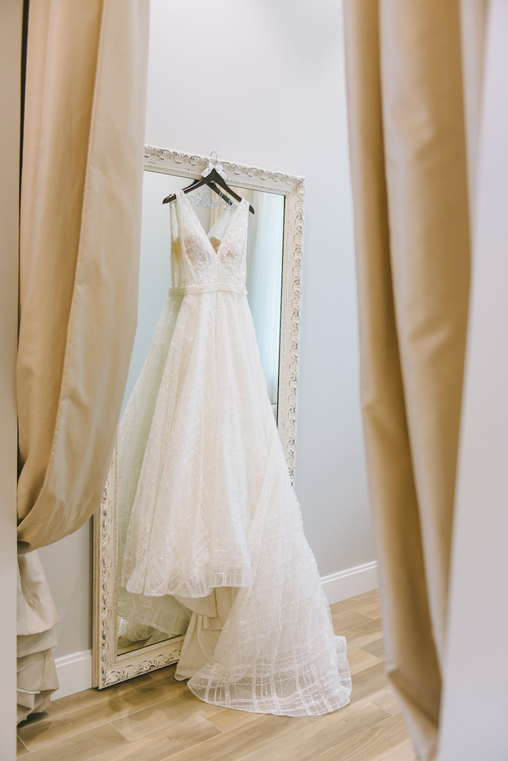 nikki's glitz and glam bridal boutique