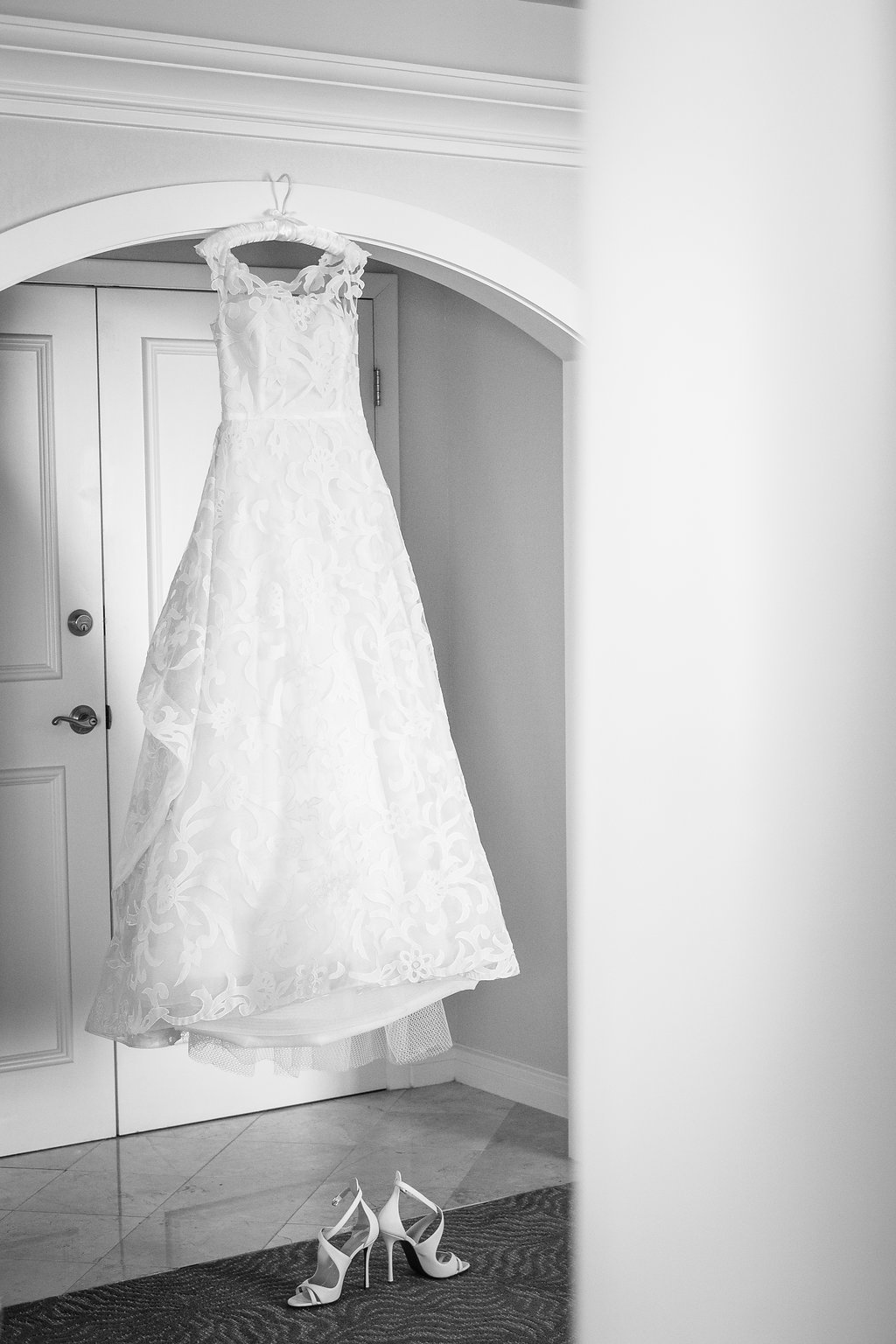 Oscar De La Renta A-Line Wedding Dress with Lace Detail