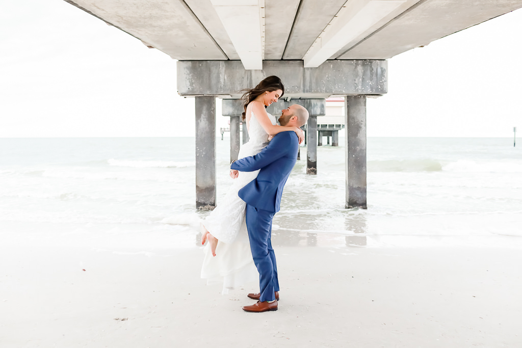 Clearwater Beach Bride and Groom Wedding Portrait | Photographer Lifelong Photography Studios