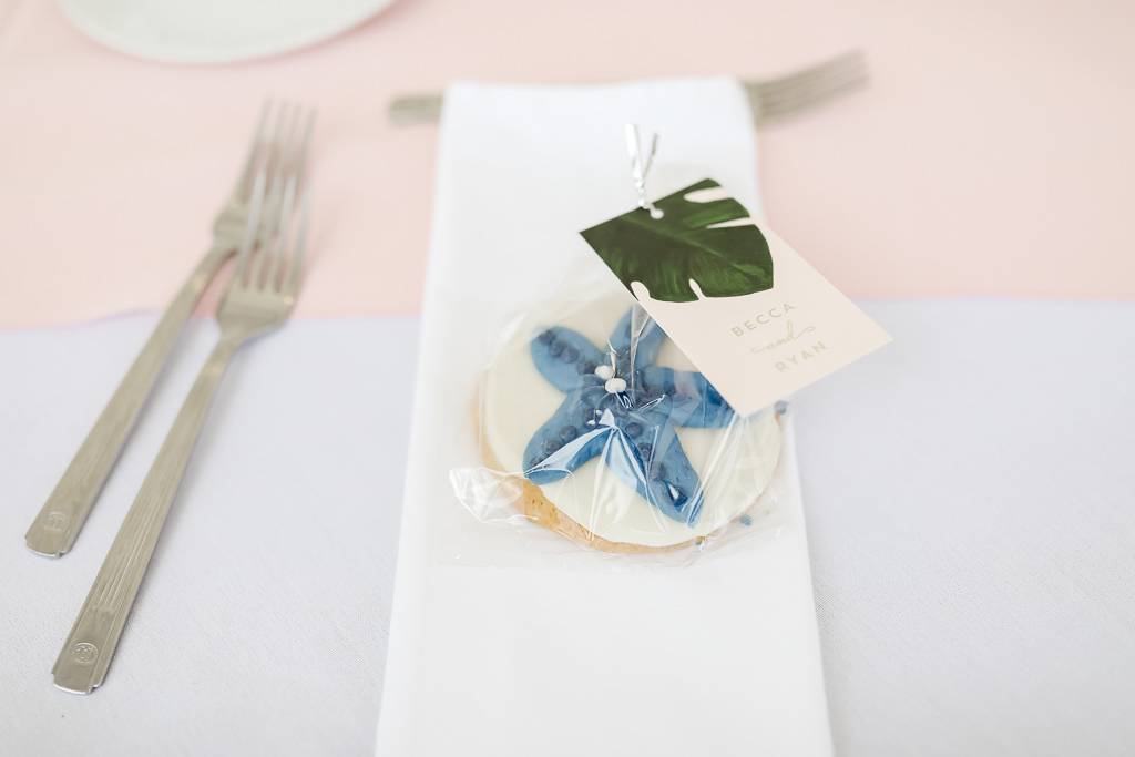 Tropical Inspired Wedding Favor, SandDollar Custom Cookie | Photographer Lifelong Photography Studios (3)
