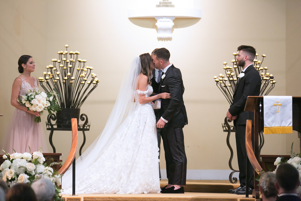 Florida Bride and Groom Traditional Wedding Ceremony Exchanging Vows Wedding Portrait | Tampa Bay Wedding Photographer Carrie Wildes Photography