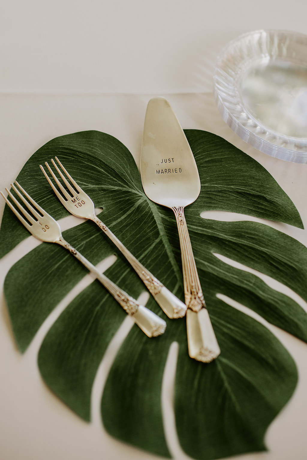 Tropical Monstera Palm Leaf with Silver Custom Forks and Cake Cutter
