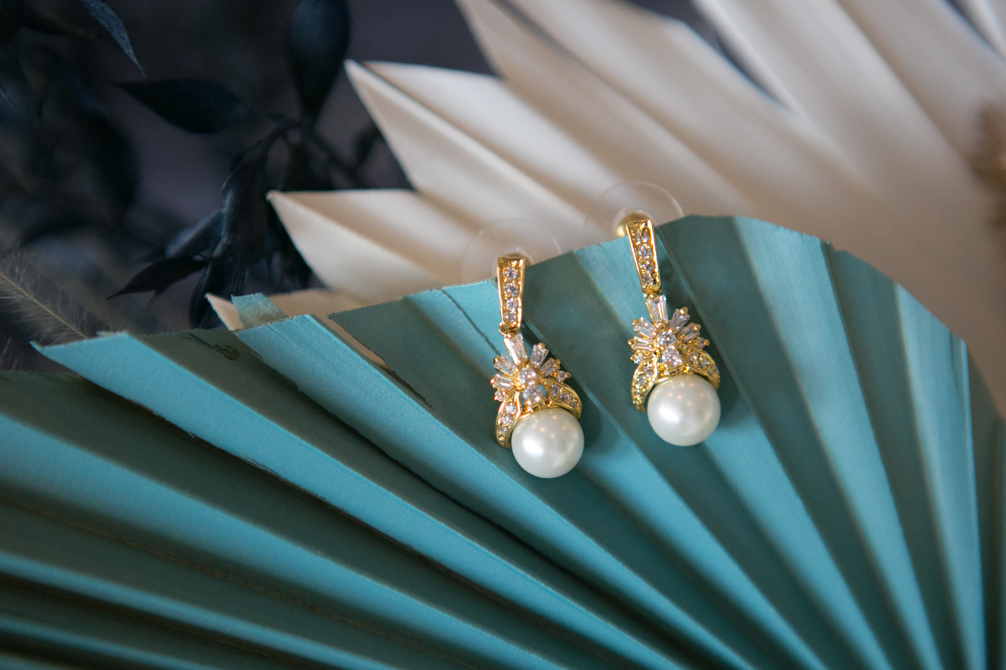 Yellow Gold, Diamonds and Pearl Drop Bridal Earrings Jewelry | Tampa Bay Wedding Photographer Carrie Wildes Photography