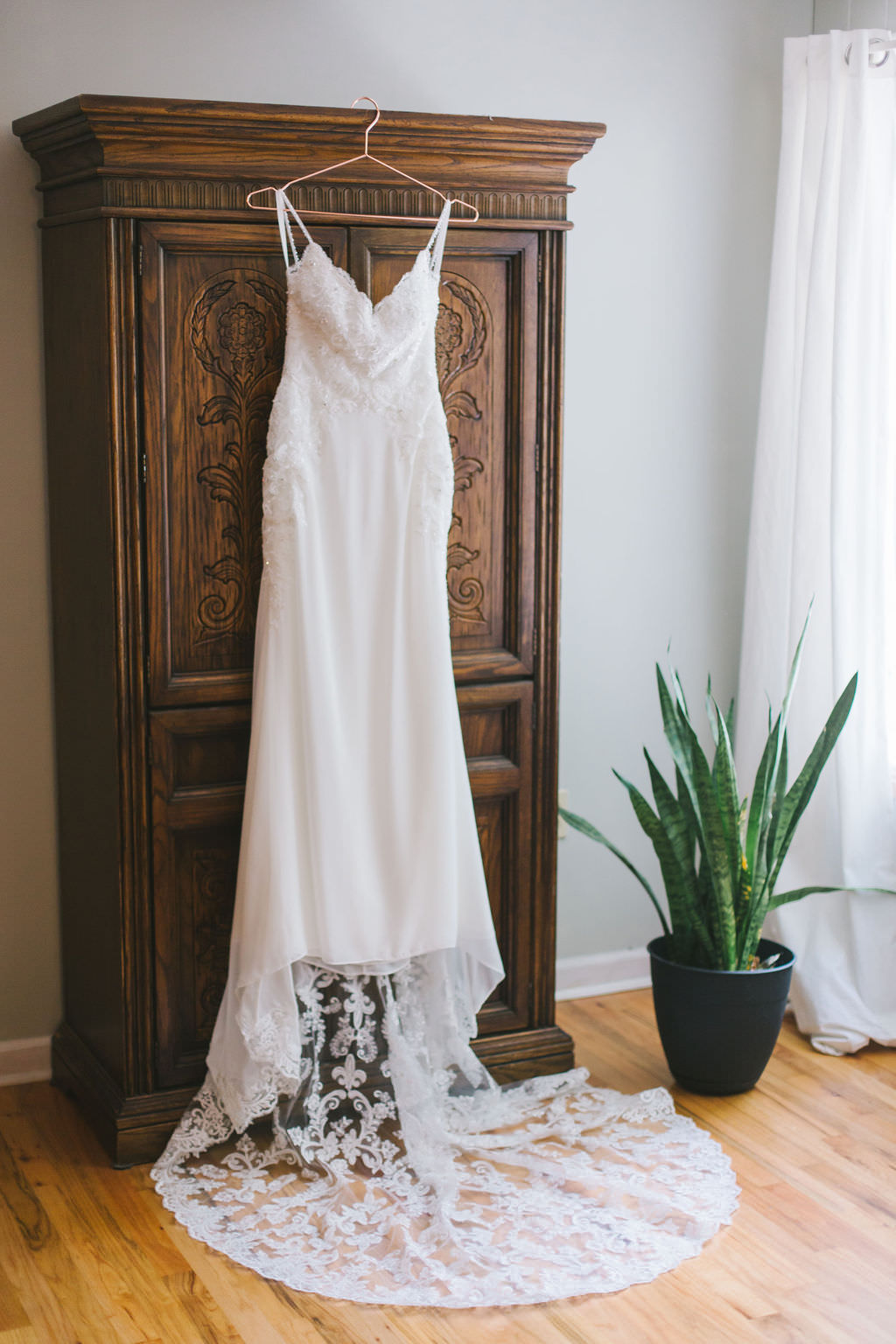Elegant and Classic Spaghetti Strap V Neckline Lace Wedding Dress | Tampa Bay Wedding Photographer Kera Photography | Wedding Dress Shop Truly Forever Bridal