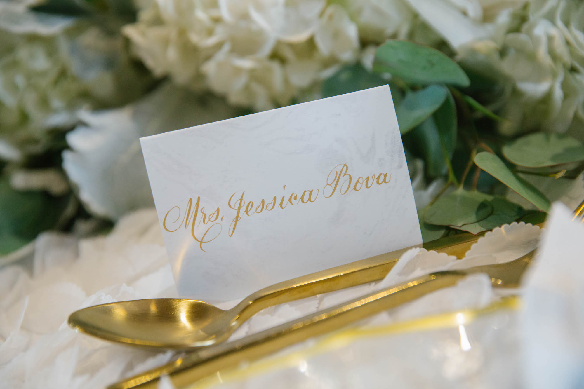 Elegant Gold Script Font on Marble Seating Place Card, Gold Flatware | Tampa Bay Wedding Planner Parties A'la Carte