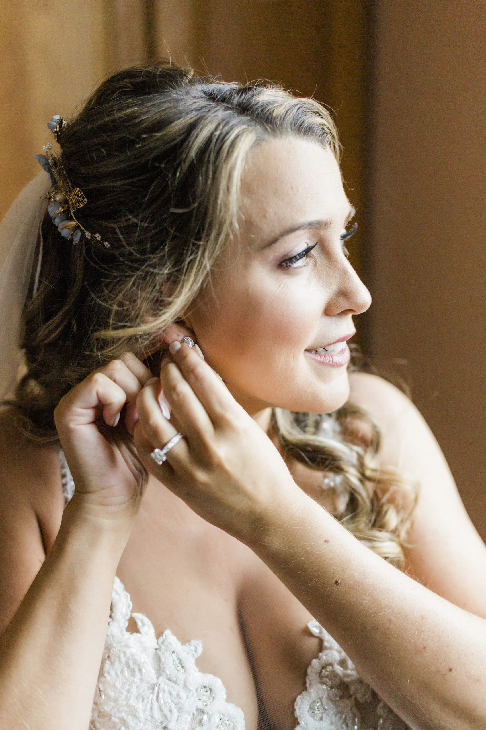 Bride Getting Ready | Soft Curls Half Up Half Down Bride Hairstyle | Natural Bridal Wedding Makeup