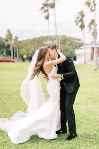 Florida Bride and Groom Outdoor Wedding Photo | Tampa Bay Wedding Photographer Kera Photography | Wedding Hair and Makeup Femme Akoi Beauty Studio