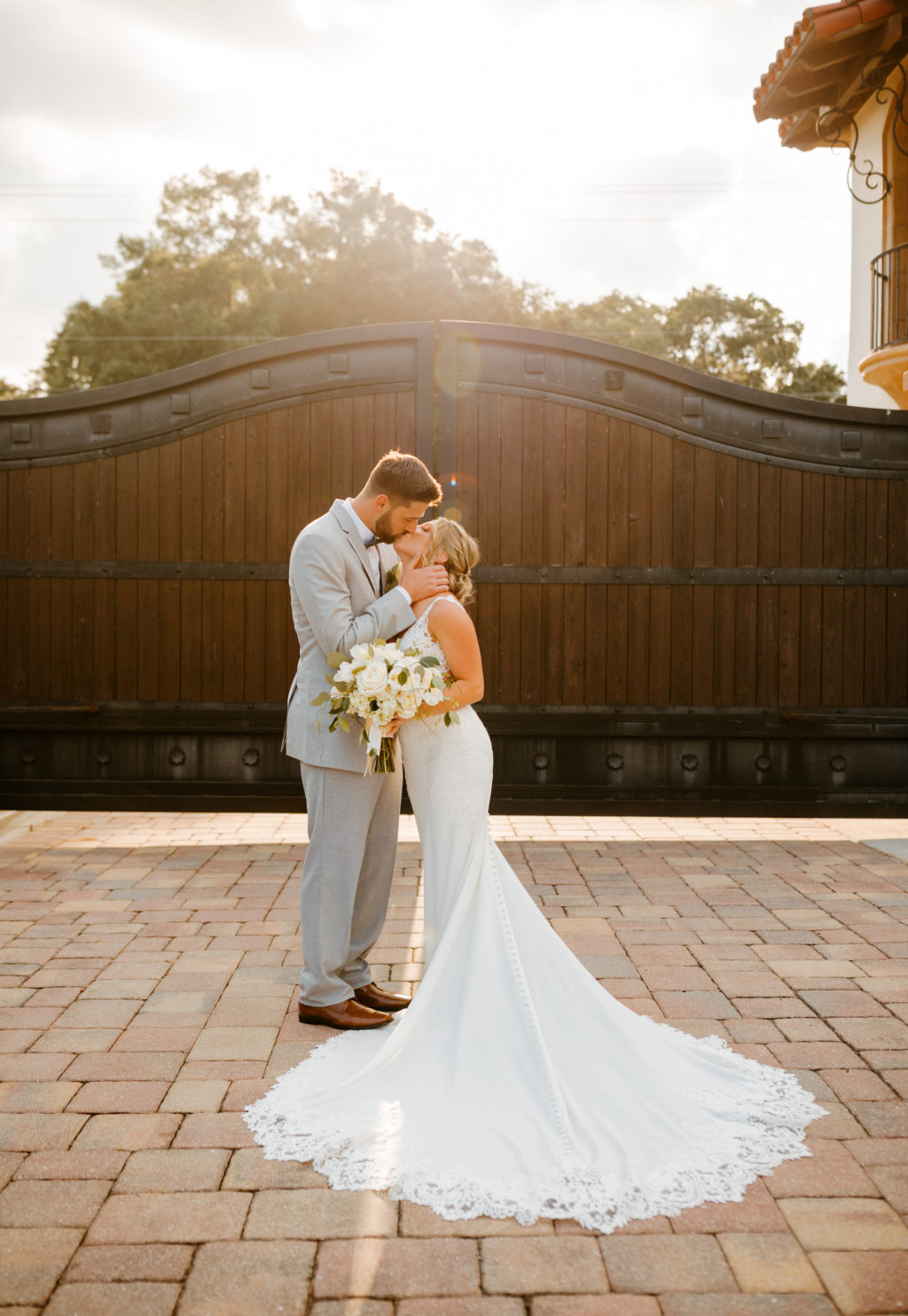 Bride and Groom Kissing Portrait | Mision Lago Estate