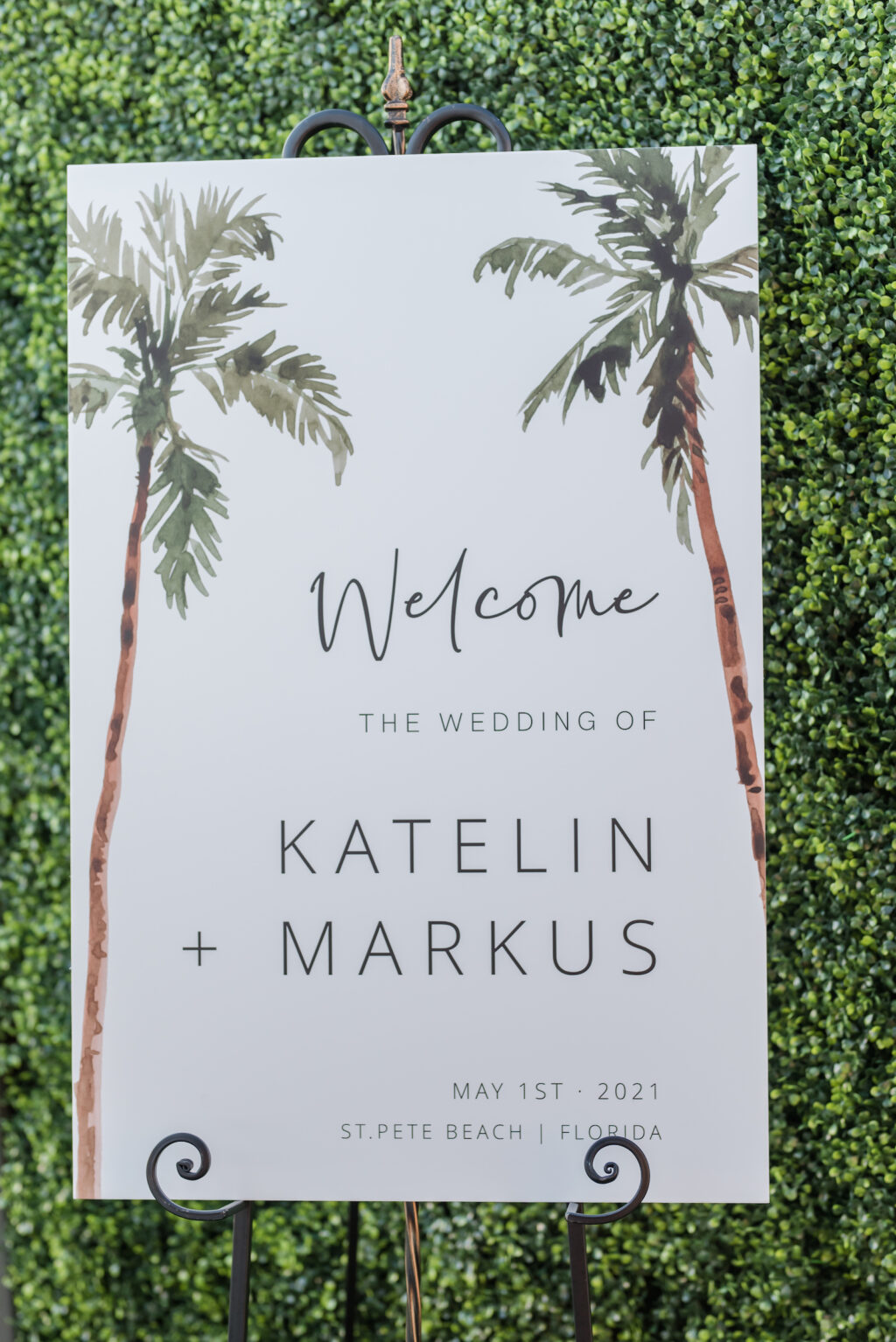 Tropical Inspired White Welcome Wedding Sign | Wedding Décor by Elegant Affairs by Design