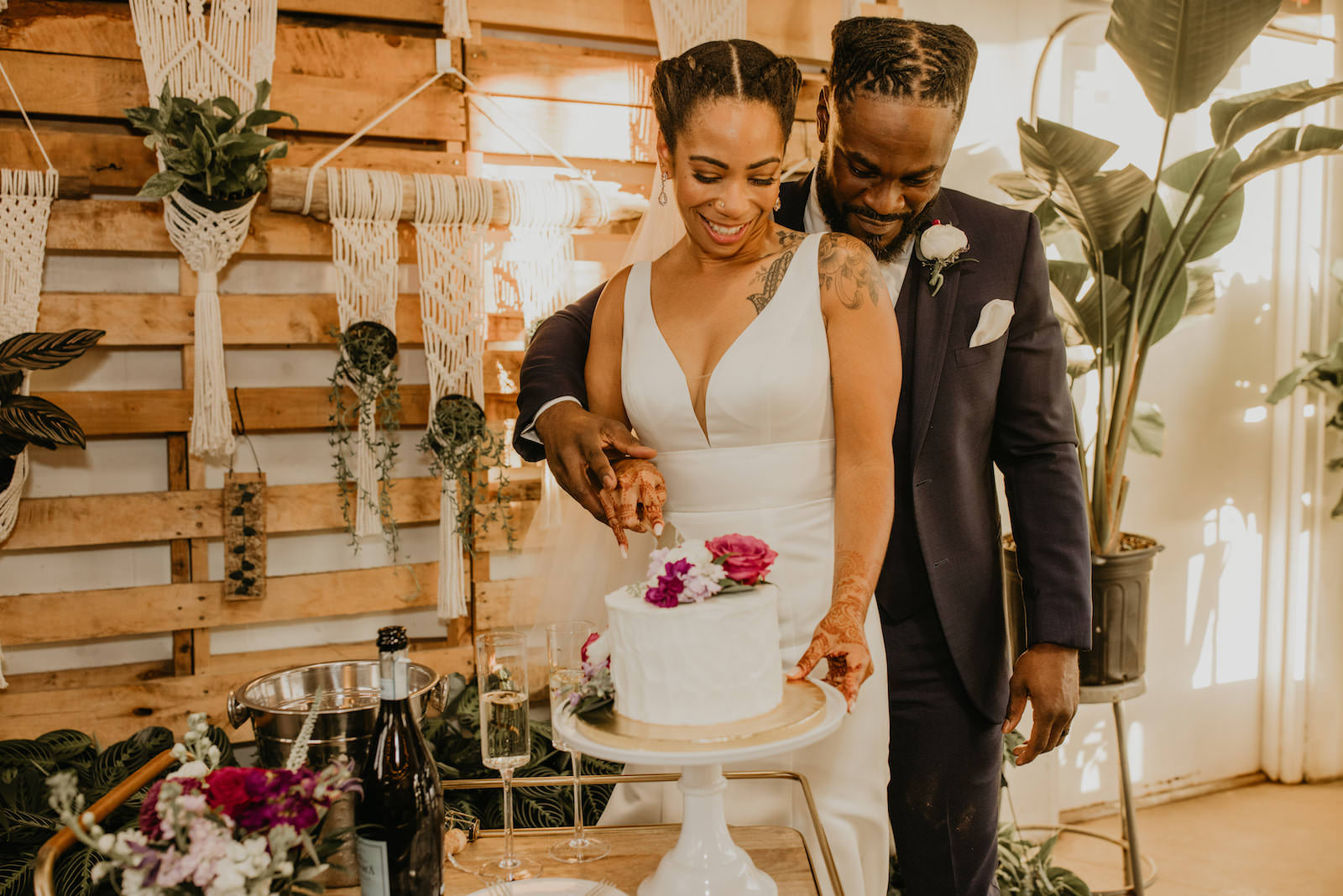Intimate Elopement Wedding, Bride and Groom Cake Cutting | Tampa Bay Wedding Planner Elope Tampa Bay