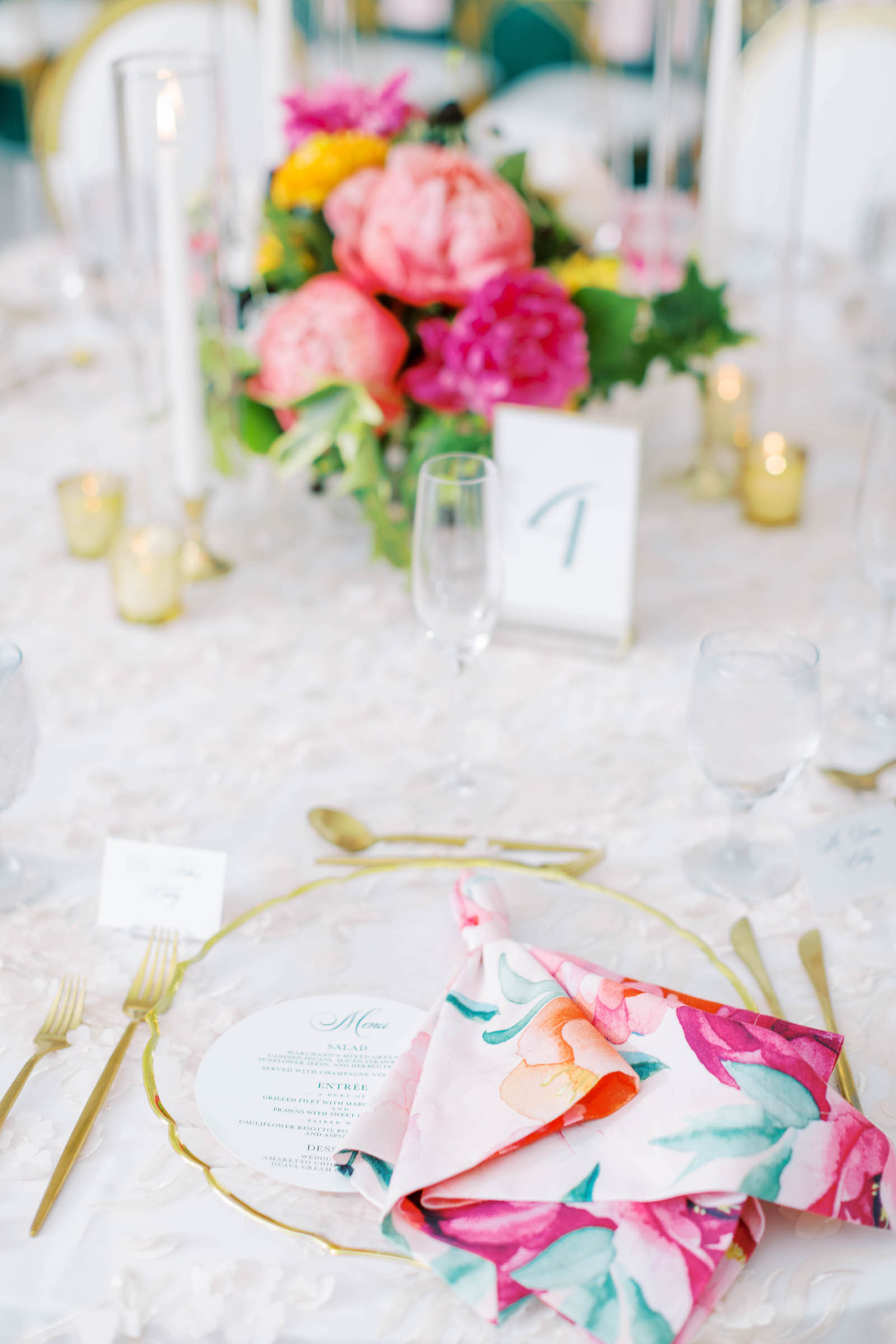 Clear Plates with Gold Rim and Gold Flatware | Floral Napkin and Matching Floral Peony Centerpieces