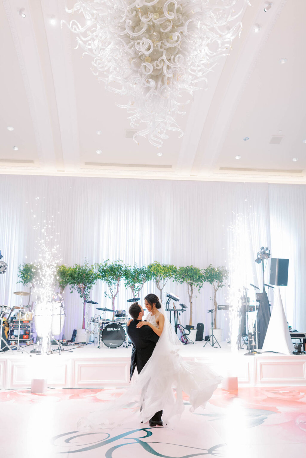 Bride and Groom First Dance Wedding Portrait with Wedding Cold Sparkler Dance | Spark Wedding Events