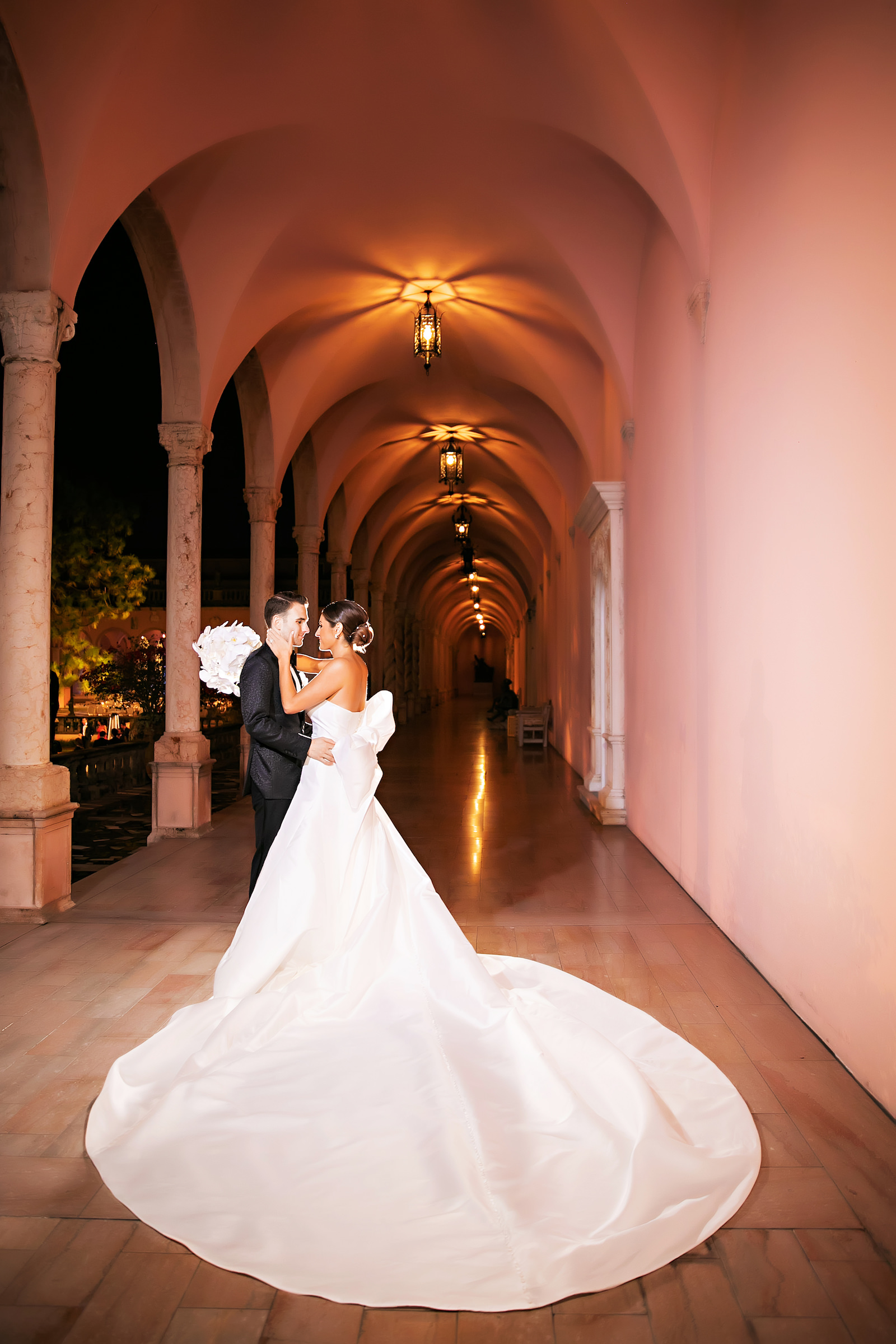 Luxurious Modern Chic Bride and Groom Wedding Portrait | Tampa Bay Wedding Photographer Limelight Photography | Sarasota Wedding Venue Ringling Museum