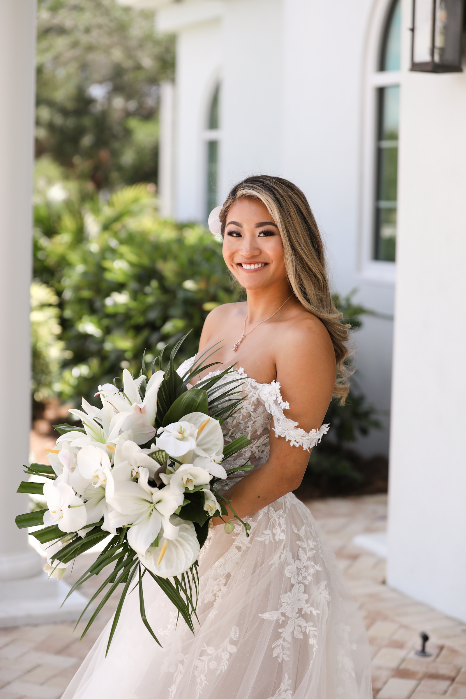Bride in Classic Glam Hair and Makeup Holding White Calla Lily Bouquet | Tampa Hair and Makeup Artist Savannah Olivia Beauty Boutique