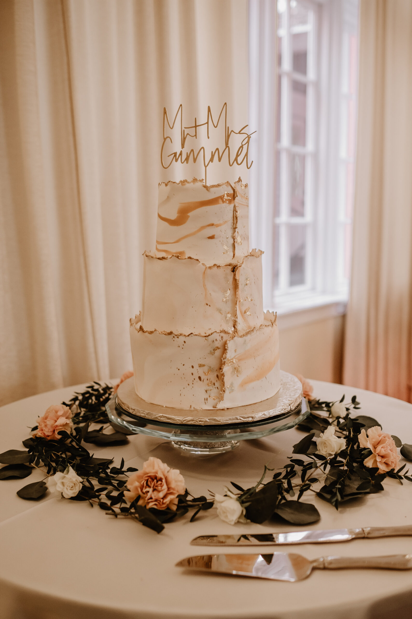 Neutral Boho Modern Wedding Reception Decor, Three Tier White and Gold Marbled Wedding Cake