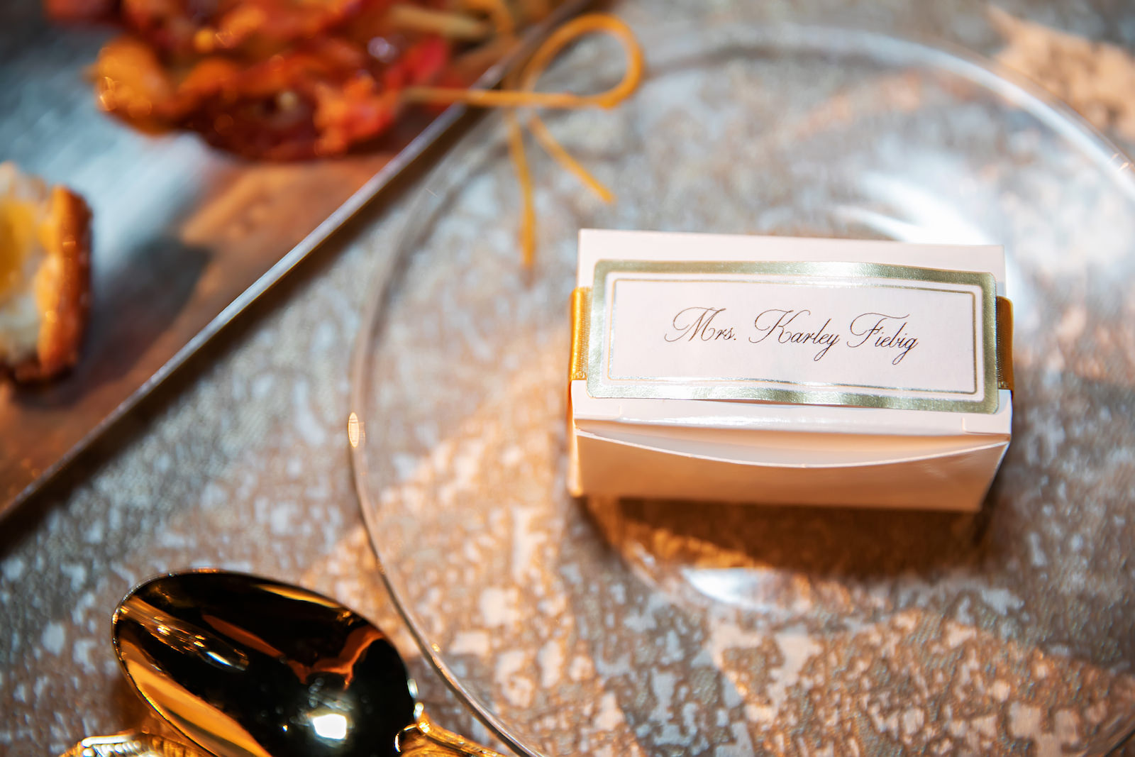 Luxurious Modern Chic Wedding Reception Guest Favor | Tampa Bay Wedding Photographer Limelight Photography