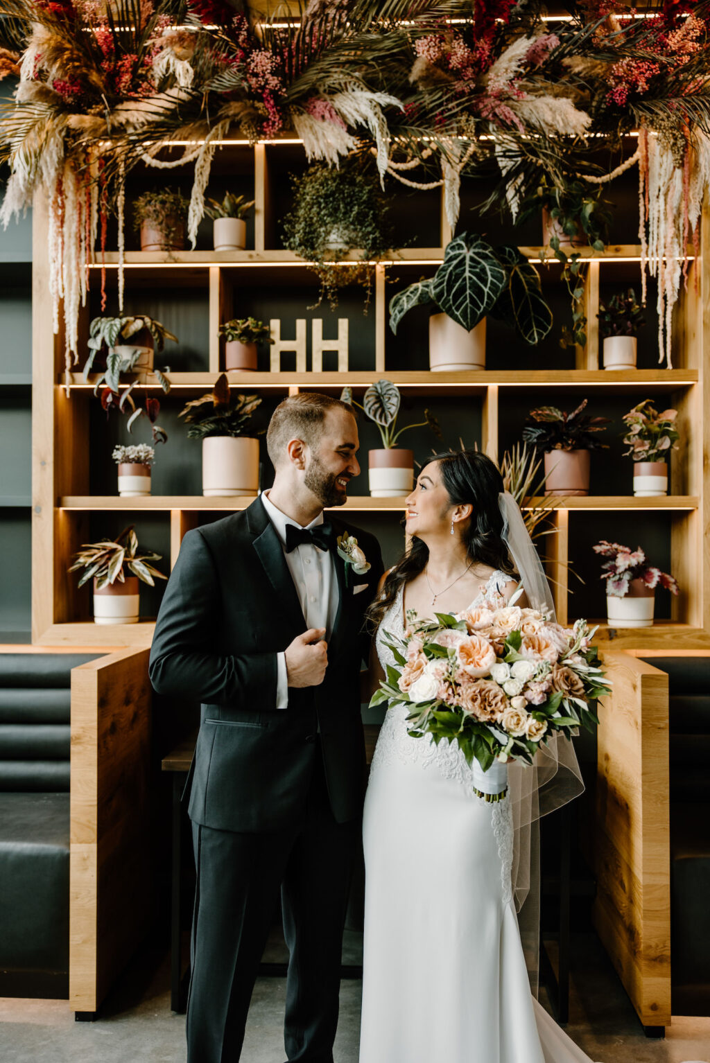 Modern Boho Bride and Groom Wedding Portrait with Neutral Floral Bouquet | Tampa Bay Wedding Florist Iza's Flowers | Unique South Tampa Wedding Venue Hyde House