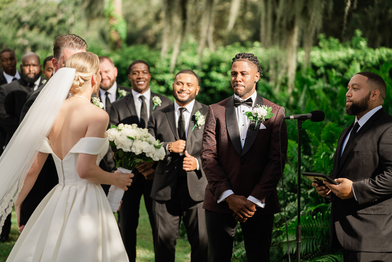 Groom Sees Bride for the First Time Walking Down the Aisle Wedding Portrait | Florida Photographer Joyelan Photography