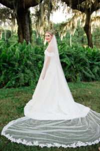 Bridal Wedding Portrait with Long Train Veil | Florida Wedding Photographer Joyelan Photography