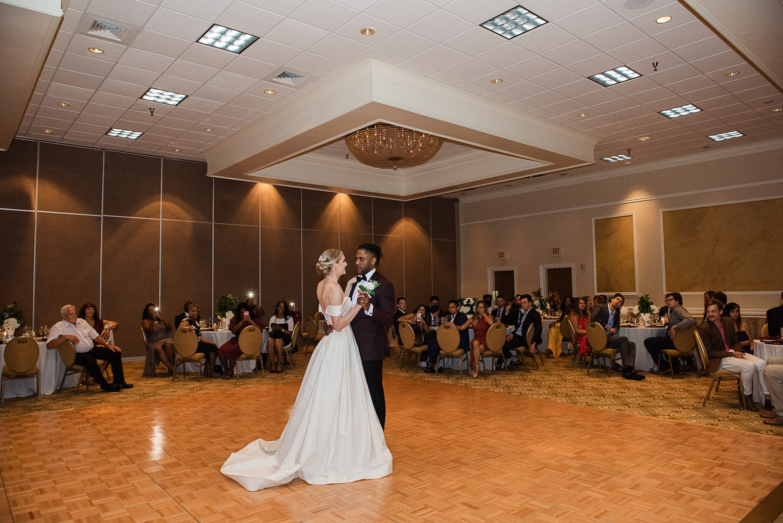 Bride and Groom First Dance Wedding Portrait | Joyelan Photography