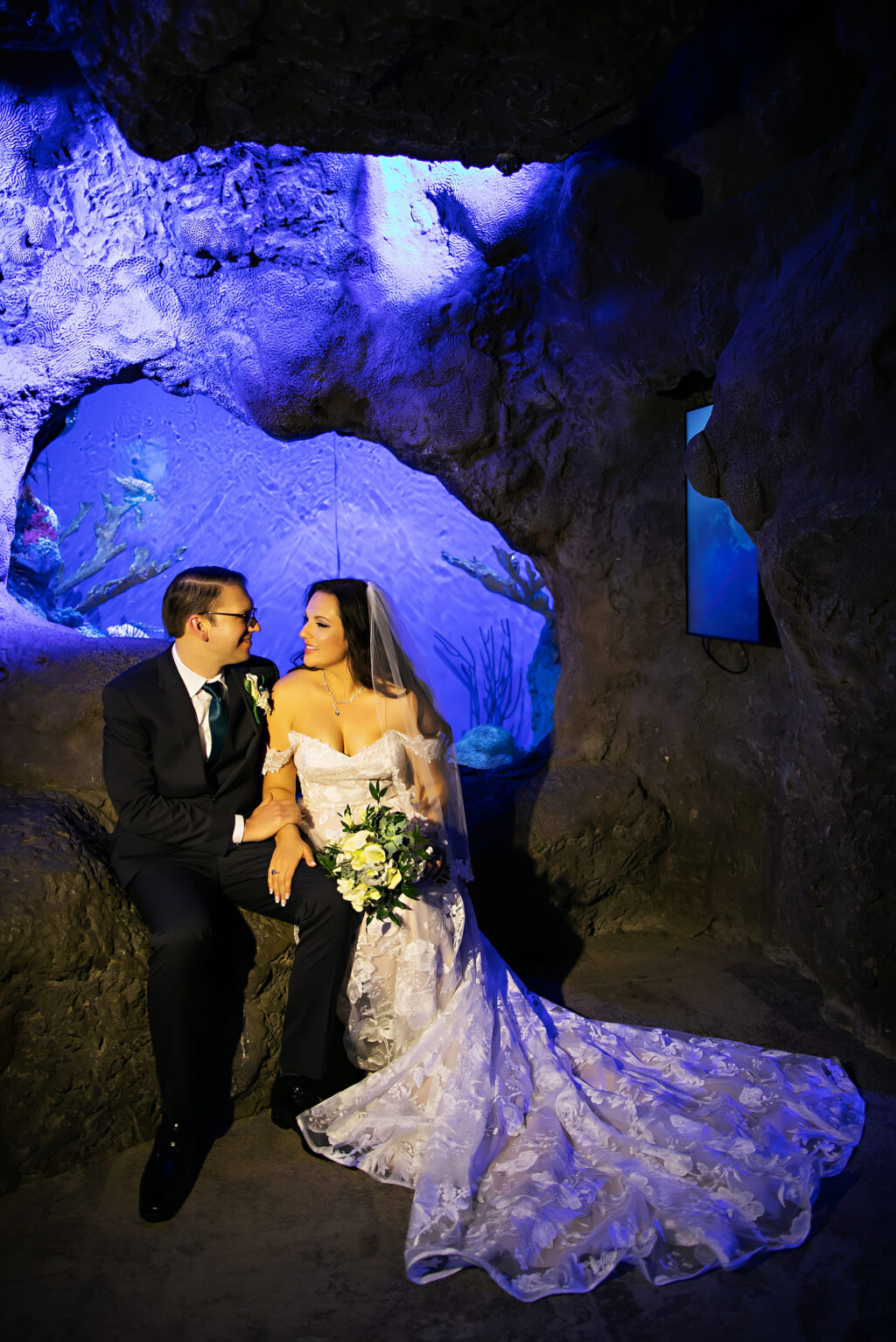 Bride and Groom Wedding Portrait in the Florida Aquarium | Florida Photographer Limelight Photography