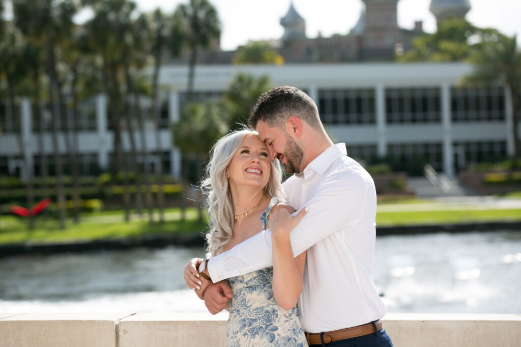 Curtis Hixon Park | Best Places in Tampa Bay for Engagement Photo |  Carrie Wildes Photography