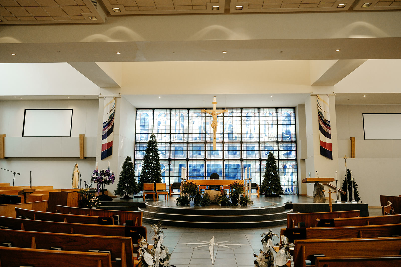 Christmas Themed Church Wedding Ceremony | Florida Wedding Planner Eventfull Weddings
