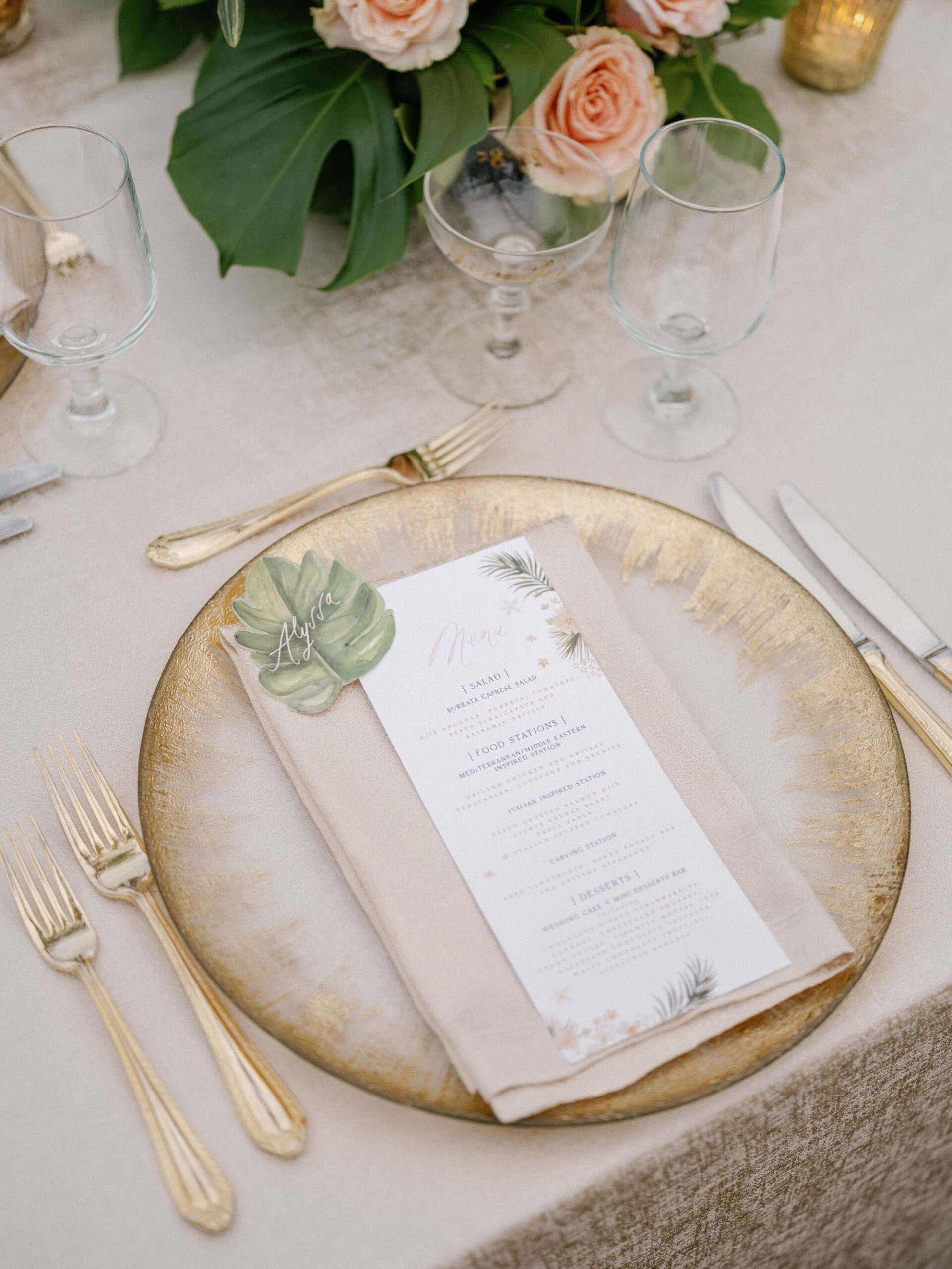 Luxurious Classic Wedding Reception Decor, Round Clear Glass with Metallic Gold Spray Rim, Gold Flatware