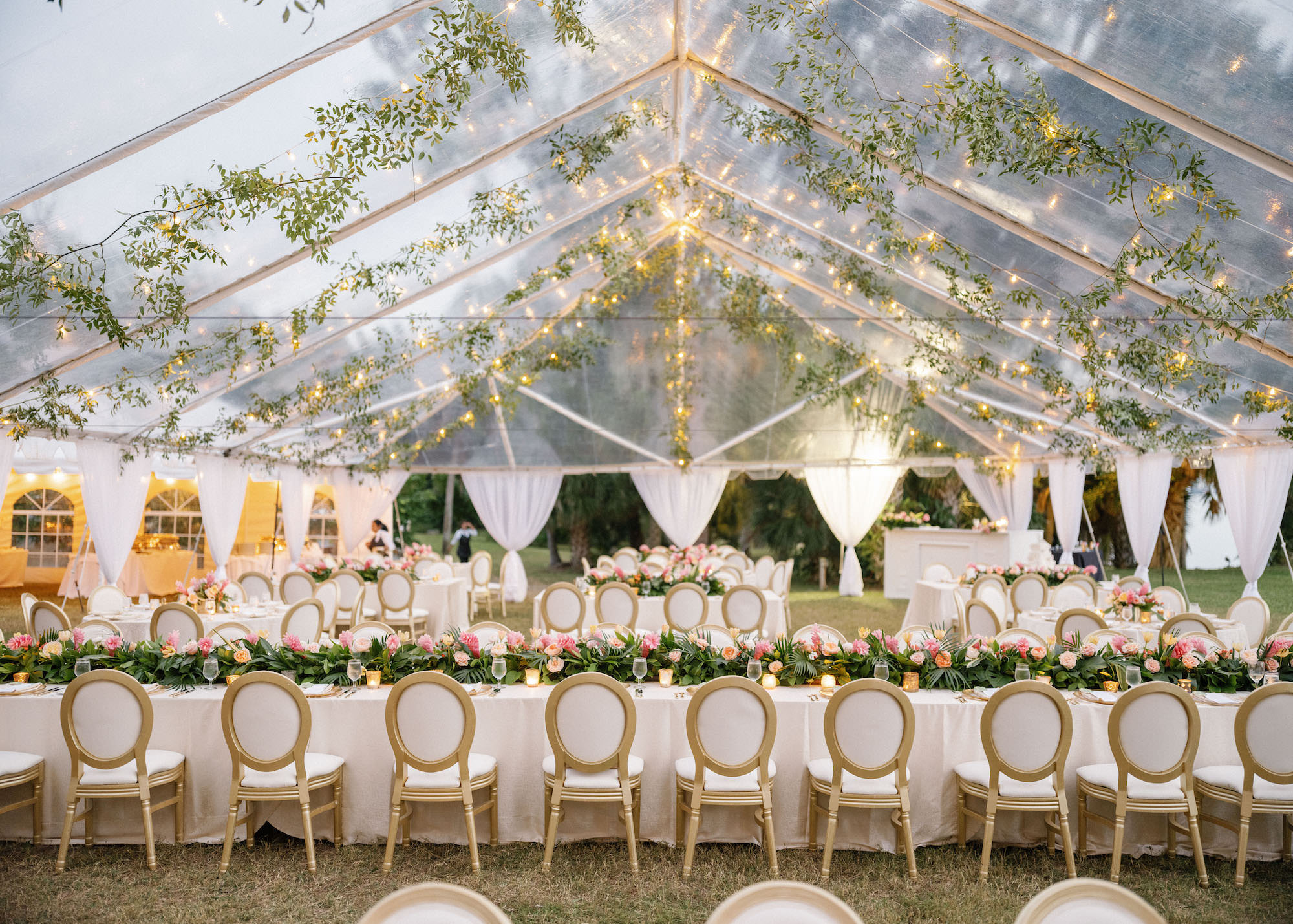 Clear tent outlet wedding