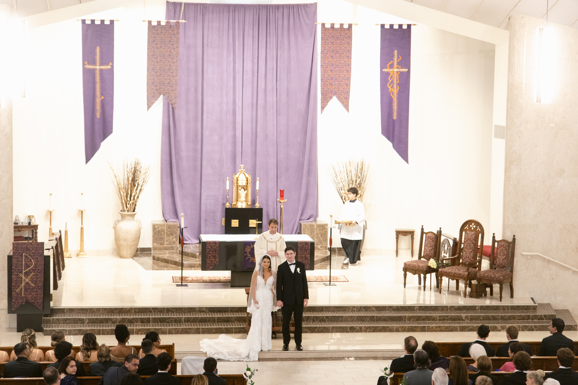Bride and Groom Traditional Wedding Ceremony at Christ the King Catholic Church in South Tampa | Tampa Bay Wedding Planner EventFull Weddings