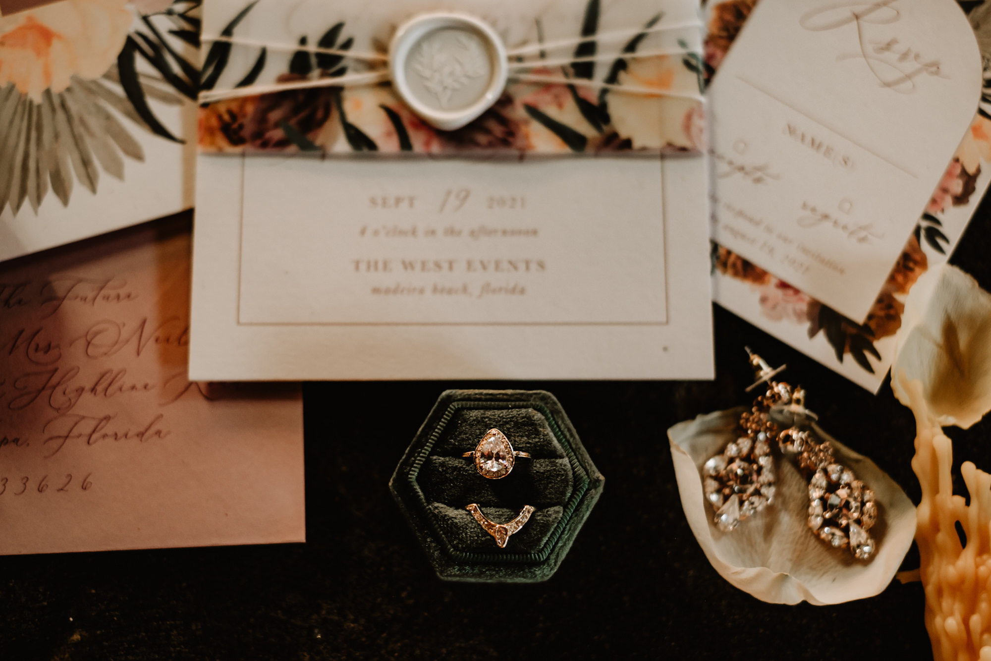 Green Velvet Wedding and Engagement Ring Box