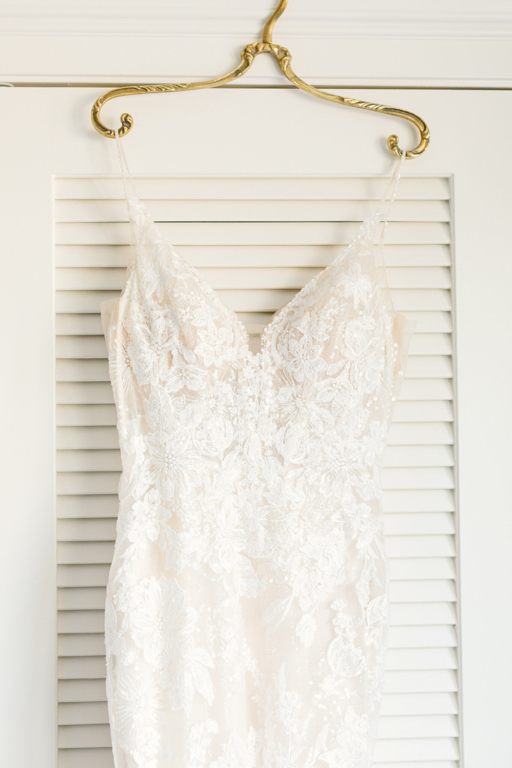 Ivory Lace Spaghetti Strap Mermaid Wedding Dress