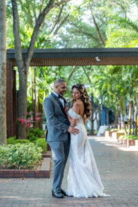 Modern Bride and Groom in Hilton Downtown Tampa Courtyard
