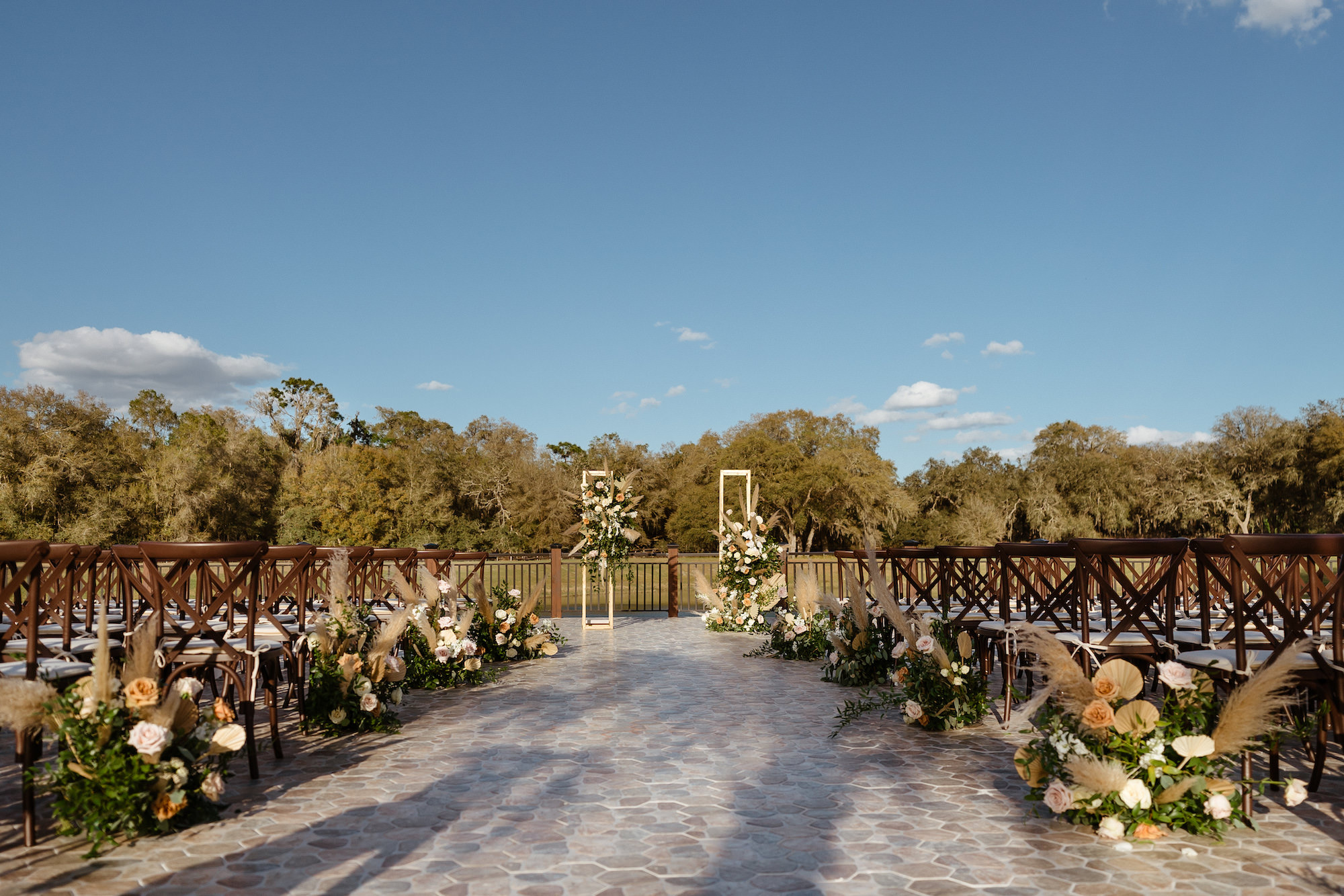Fall Boho Aisle Decor Inspiration | Outdoor Lakeside Wedding Ceremony | Unique Altar Ideas | Tampa Bay Wedding Venue Simpson Lakes