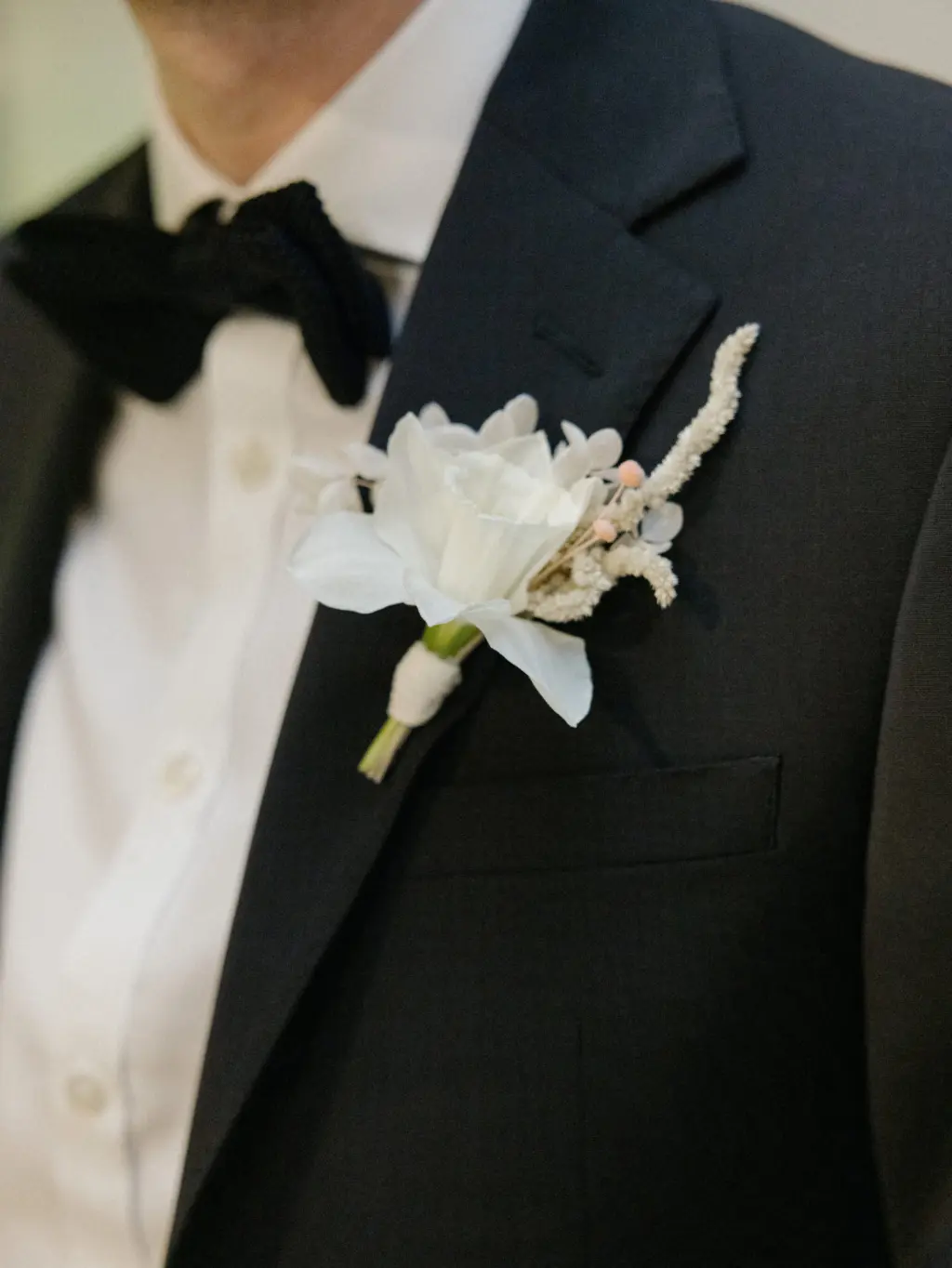 White and Pink Floral Wedding Boutonniere Ideas