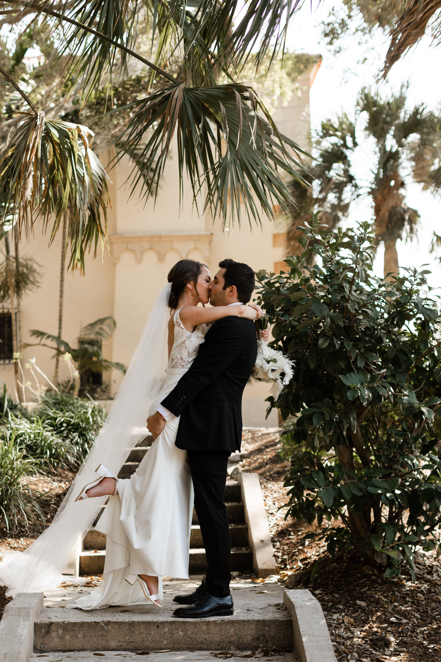 Intimate Bride and Groom Wedding Portrait | Sarasota Photographer Garry and Stacy Photography Co.