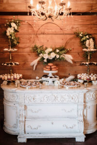 Wedding Cake Alternatives | Donuts, Mini Cupcakes, Black and White Cookies | Dessert Table Display Inspiration