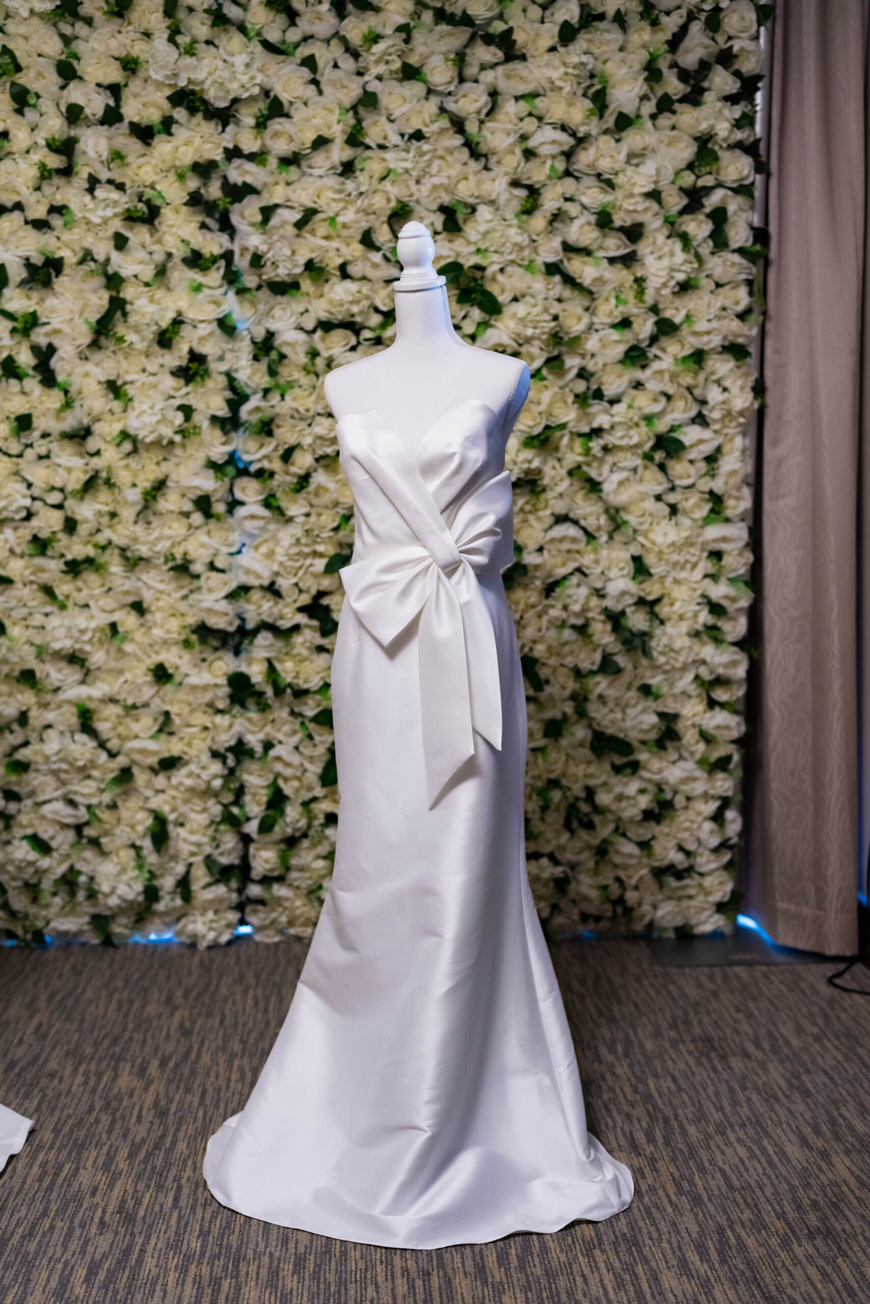White Ivory Satin Strapless Bow Wedding Dress