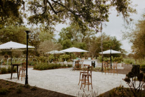 Outdoor Cocktail Hour | Tampa Bay Wedding Venue Mill Pond Estate