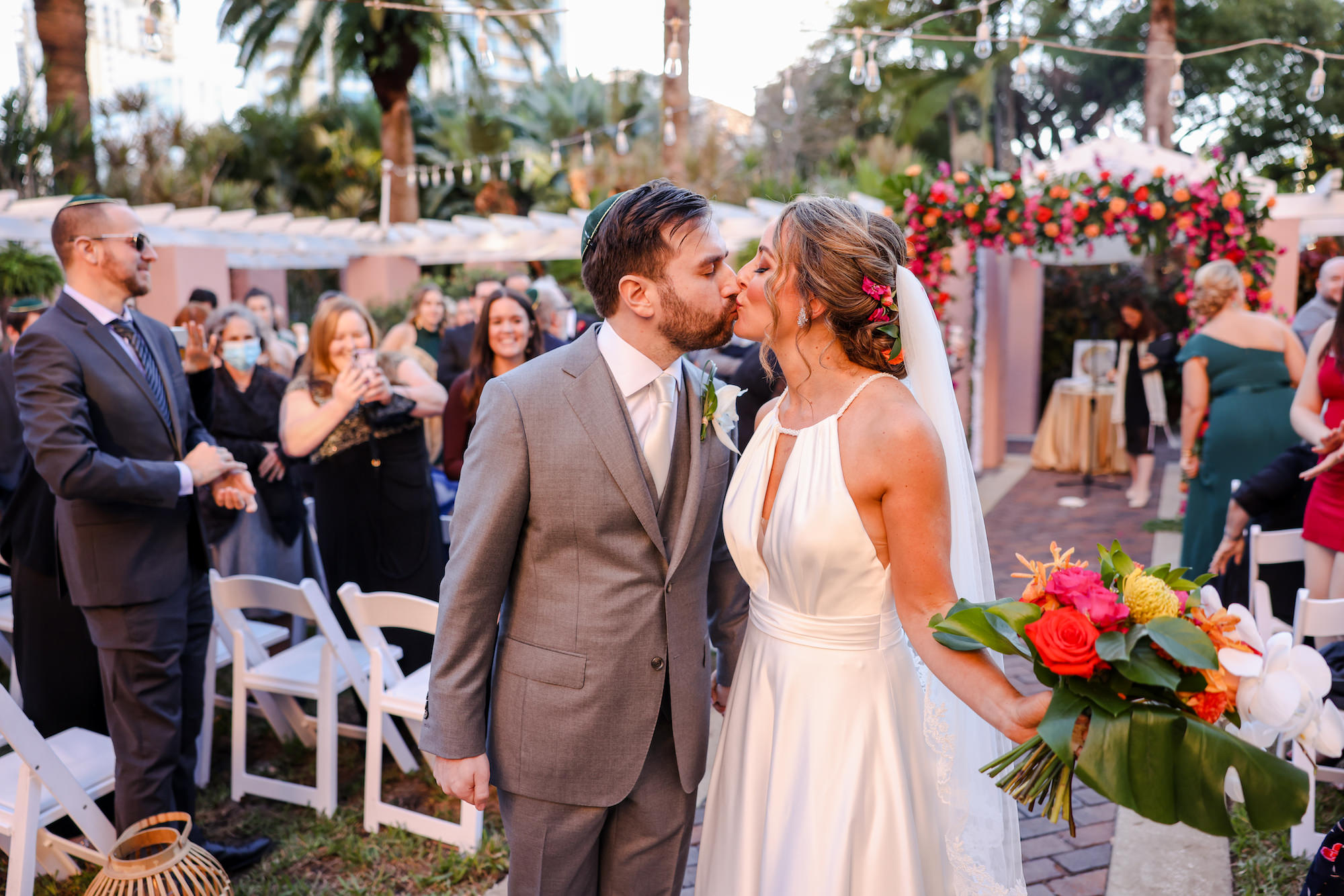 Bride and Groom Kiss | Tampa Bay Planner Unique Weddings and Events | St Pete Photographer Lifelong Photography