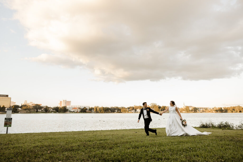 Bride and Groom Lakeside Wedding Portrait | Lakeland Wedding Photographer Garry and Stacy Photography Co.