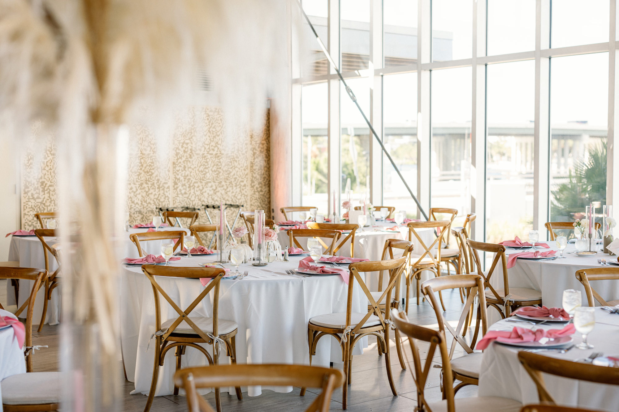 Elegant White and Pink Wedding Reception Decor Ideas