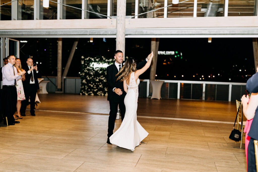 Bride and Groom First Dance | Tampa Bay Wedding DJ Graingertainment