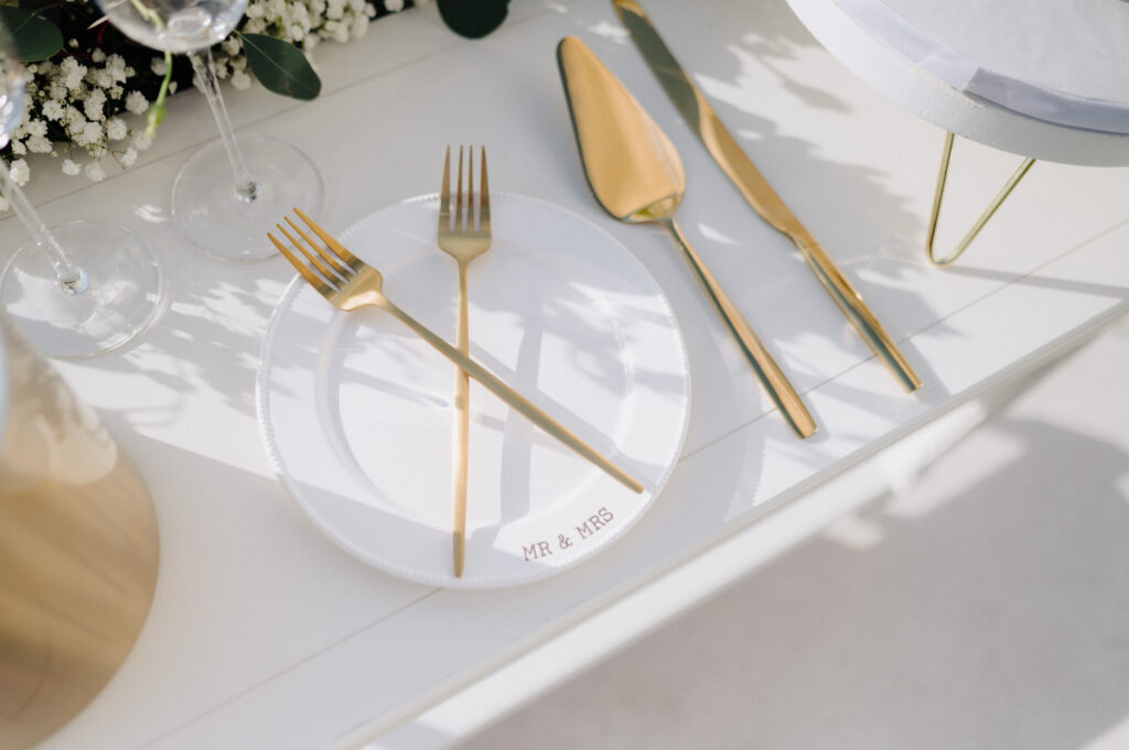 Gold Flatware and Gold Cake Server Set | Mr. and Mrs. Wedding Reception Cake Plate Ideas