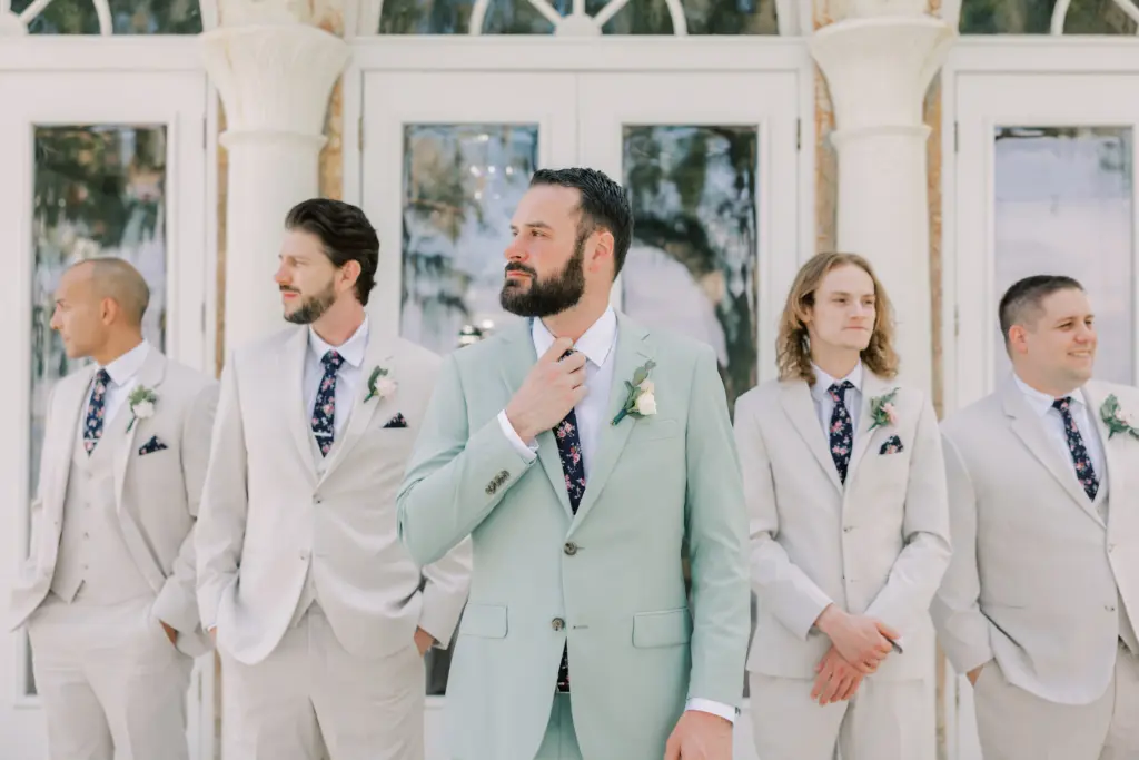 Sage Green Groom's Wedding Suit and Groomsmen Khaki Suit Ideas